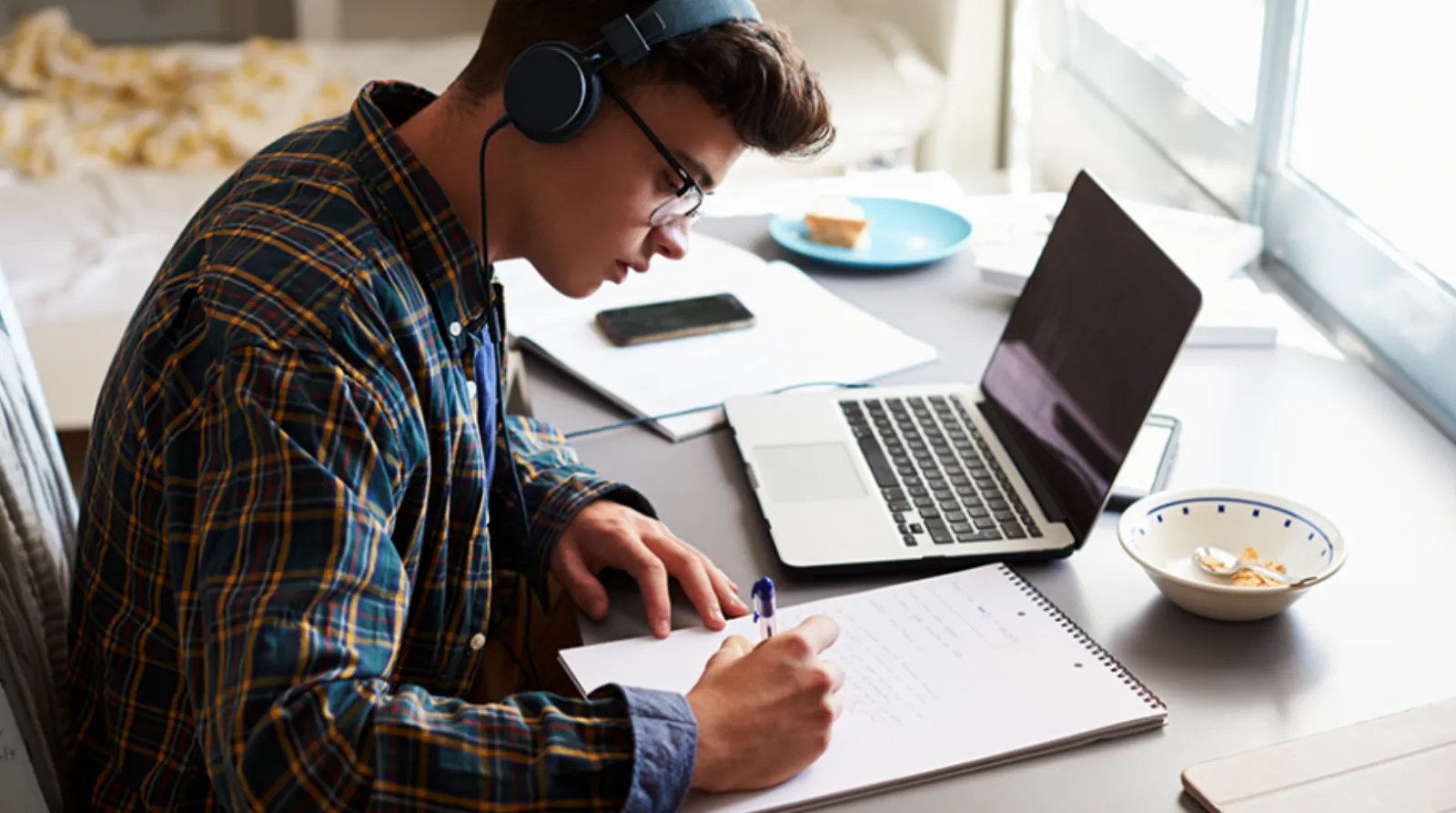 The Empty Seat: What Online Learning Still Cannot Teach